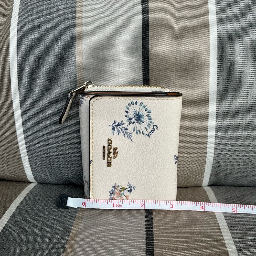 Coach Small Trifold Wallet With Dandelion Floral Print - Picture 12 of 14
